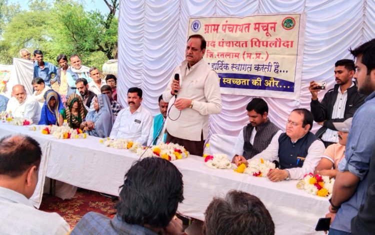 पर्याप्त बजट से क्षेत्र की तस्वीर बदलती जा रही है :  विधायक डॉ. राजेंद्र पांडेय  ग्राम मचून में भेसाडाबर मार्ग पर पुल निर्माण का भूमिपूजन