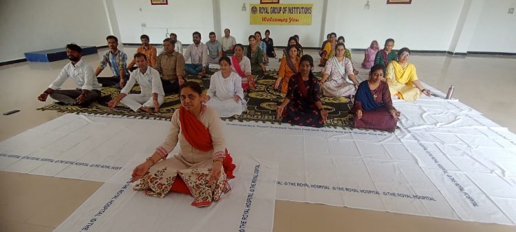 रॉयल कॉलेज में मनाया अंतर्राष्ट्रीय योग दिवस
