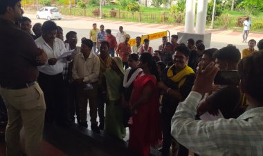 सीधी जिले में आदिवासी युवक पर लघु शंका मामले में रतलाम में ज्ञापन