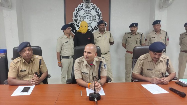 रतलाम पुलिस ने करीब डेढ़ लाख का मादक पदार्थ पकडा