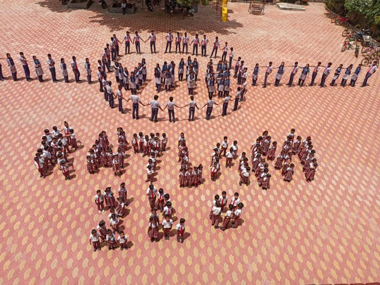 राखी आकृति से किया मतदाताओं को जागरूक