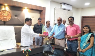 नवागत प्राचार्य ने कलेक्टर से कि मुलाकात