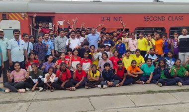 टेबल टेनिस एवं कुश्ती का दल रतलाम से रवाना