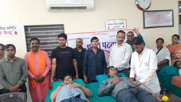 हड़ताल का 10 वा दिन, रक्तदान किया