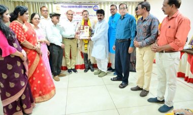 *"चक्रवर्ती सम्राट विक्रमादित्य अलंकरण" से डॉ. विकास दवे अलंकृत* 