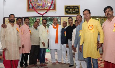 विधायक चेतन्य काश्यप ने मेहंदीकुई बालाजी मंदिर पर अन्नकूट महोत्सव में दर्शन कर प्रसाद ली