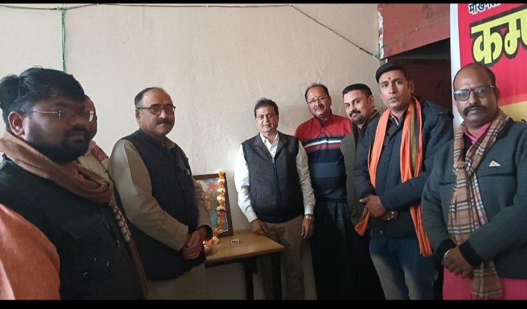 कंप्यूटर सेंटर पर वितरित किए प्रमाण पत्र 