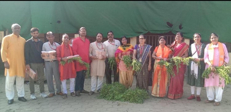 मकर संक्रांति के पर्व पर गौ माता की सेवा नमो ग्रुप द्वारा की