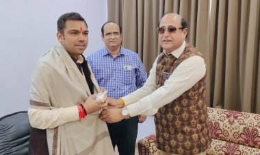 फार्मेसी कॉउंसिल ऑफ इंडिया के अध्यक्ष श्री पटेल का राॅयल काॅलेज कैम्पस में स्वागत किया गया।