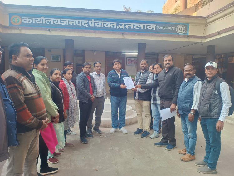 पटवारी संघ ने सौपा ज्ञापन