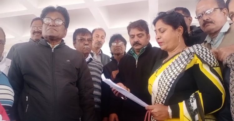 कर्मचारी मोर्चा ने मुख्यमंत्री एवं मुख्य सचिव के नाम 51 सूत्री मांगों का ज्ञापन सौंपा 