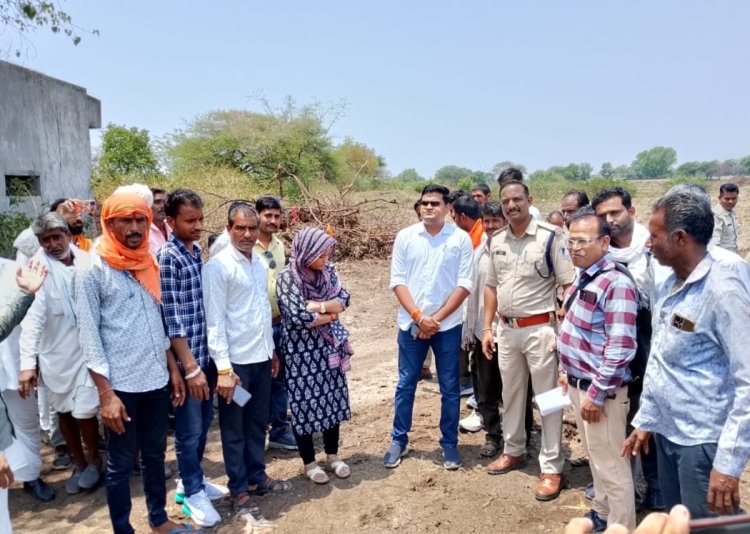 धार्मिक स्थल को हटाने पर समाजजनों में आक्रोश 