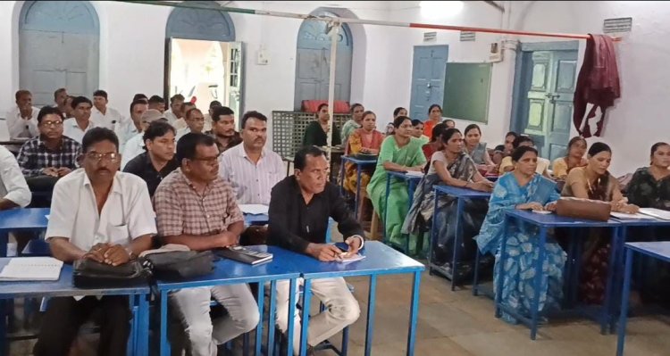 मीनू अनुसार भोजन और अधीक्षकों का मुख्यालय पर निवास करने के दिए कड़े निर्देश