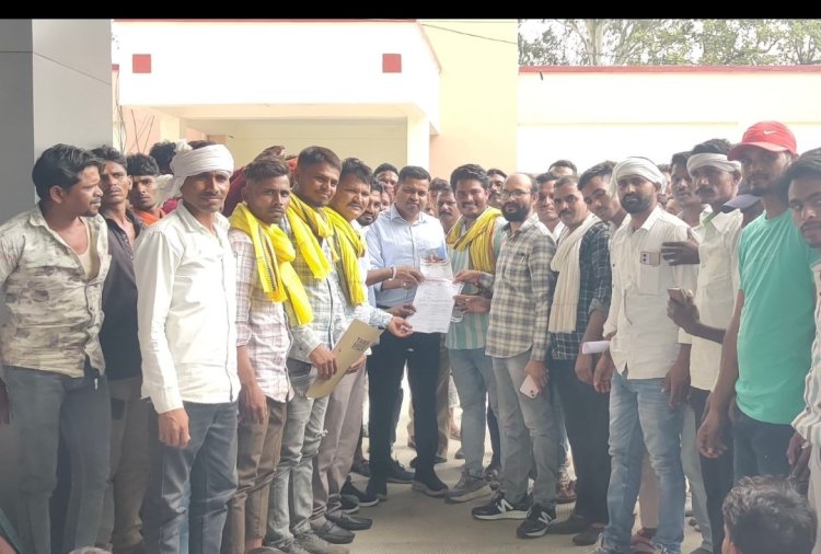 महिला की हत्या की न्यायिक जांच के लिए राज्यपाल और मुख्यमंत्री के नाम दिया ज्ञापन