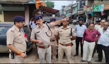 पुलिस कप्तान ने जुलूस के रूट का किया निरीक्षक, ताकि दिक्कत ना आए