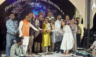  कहीं ग़ालिब, कहीं मीरा, कहीं रसखान है भारत 