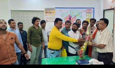 शिव सेना ने किया पुलिस उप अधीक्षक का सम्मान 