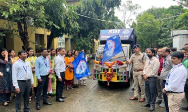 सायबर सतर्कता रथ को हरी झंडी दिखाकर किया रवाना...