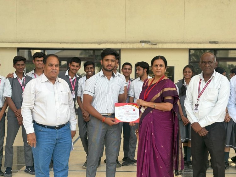 विद्यार्थियों को मेडिकल कॉलेज  मैं रक्तदान, अंगदान और देहदान के उपयोग दिखाएं ~गोविंद काकानी