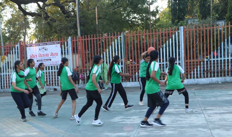 खिलाड़ियों ने खेलों में दिखाया दम, मैदान पर अतिथियों ने बढ़ाया हौंसला