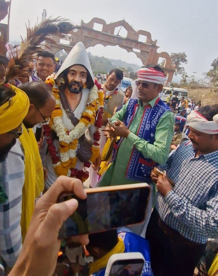 राजापुरा में दस टन की मूर्ति का अनावरण