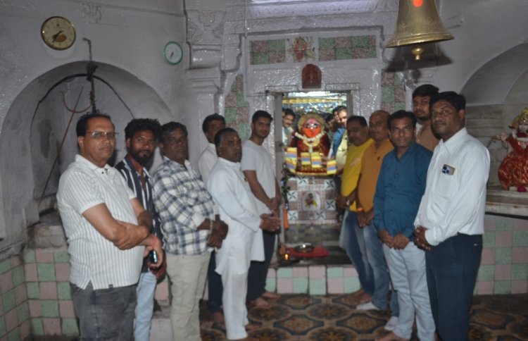 111फिट लम्बी चुनरी लेकर जायेंगे भक्त  श्री गढखंखई माता दरबार  