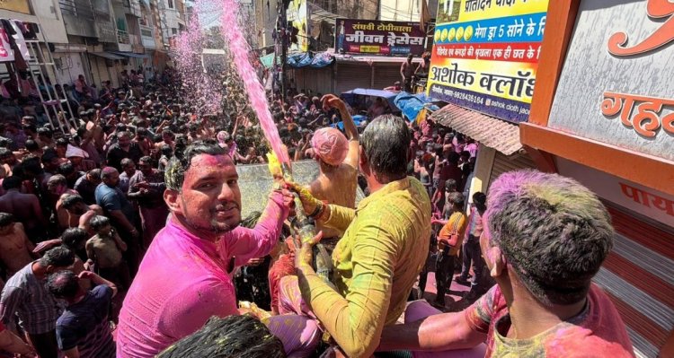 रंगपंचमी पर जावरा में निकली विशाल गैर