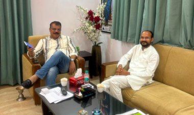 नेता प्रतिपक्ष उमंग सिंघार से विधायक कमलेश्वर डोडियार की महत्वपूर्ण मुलाकात