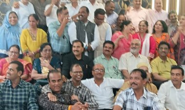 स्कुल के दिनों को याद कर फिर बच्चे बने रविन्द्र नाथ टैगोर स्कुल 1994 बैच के पुर्व छात्र/ छात्राए