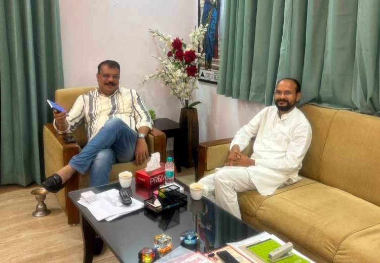 नेता प्रतिपक्ष उमंग सिंघार से विधायक कमलेश्वर डोडियार की महत्वपूर्ण मुलाकात