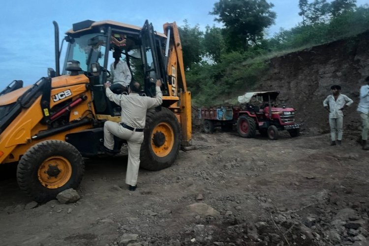 खनिज विभाग जागा , डंपर,जेसीबी की जप्त